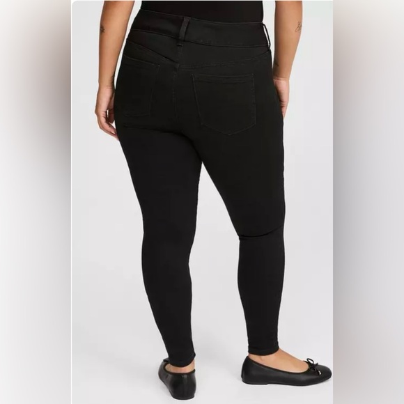 Torrid Jegging Skinny Super Soft High-Rise Jean. - Picture 4 of 6